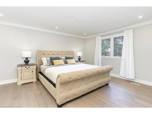 833 Calder Road, Mississauga, ON - Indoor Photo Showing Bedroom