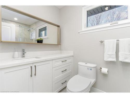 833 Calder Road, Mississauga, ON - Indoor Photo Showing Bathroom