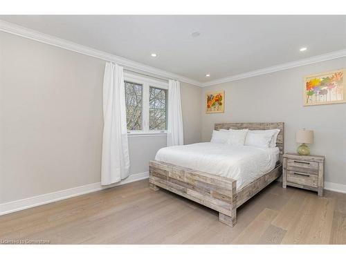 833 Calder Road, Mississauga, ON - Indoor Photo Showing Bedroom