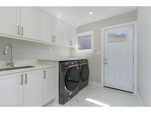 833 Calder Road, Mississauga, ON - Indoor Photo Showing Laundry Room