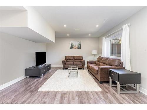 833 Calder Road, Mississauga, ON - Indoor Photo Showing Living Room