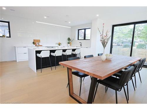 5427 Anthony Place, Burlington, ON - Indoor Photo Showing Dining Room