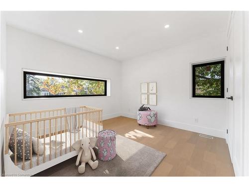 5427 Anthony Place, Burlington, ON - Indoor Photo Showing Bedroom