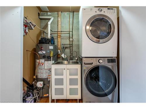 11-384 Limeridge Road E, Hamilton, ON - Indoor Photo Showing Laundry Room