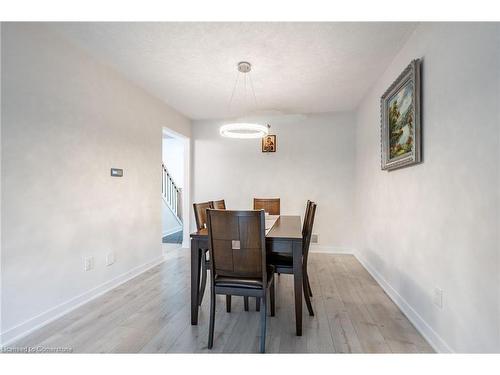 11-384 Limeridge Road E, Hamilton, ON - Indoor Photo Showing Dining Room