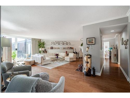 Ph2-150 Wilson Street W, Hamilton, ON - Indoor Photo Showing Living Room