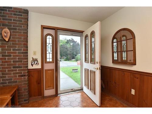 25 Silvercrest Drive, Hamilton, ON - Indoor Photo Showing Other Room