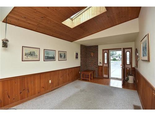 25 Silvercrest Drive, Hamilton, ON - Indoor Photo Showing Other Room