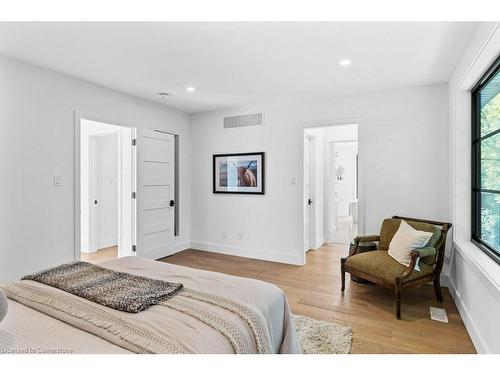 928 Glen Acres Court, Burlington, ON - Indoor Photo Showing Bedroom