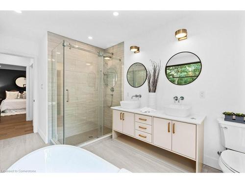 928 Glen Acres Court, Burlington, ON - Indoor Photo Showing Bathroom