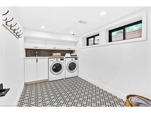 928 Glen Acres Court, Burlington, ON - Indoor Photo Showing Laundry Room