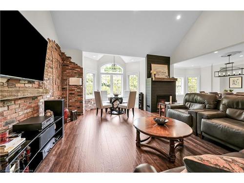 9-60 Dufferin Avenue, Brantford, ON - Indoor Photo Showing Living Room With Fireplace