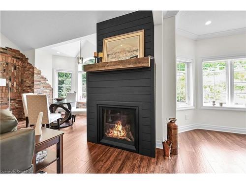 9-60 Dufferin Avenue, Brantford, ON - Indoor Photo Showing Living Room With Fireplace