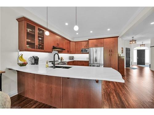 9-60 Dufferin Avenue, Brantford, ON - Indoor Photo Showing Kitchen With Double Sink With Upgraded Kitchen