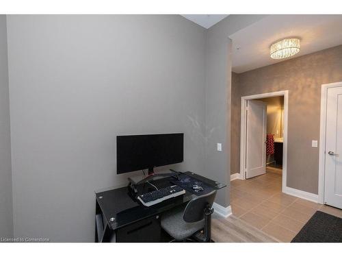 610-16 Concord Place, Grimsby, ON - Indoor Photo Showing Other Room