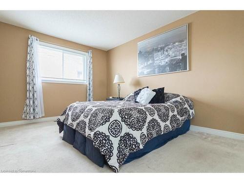 53-311 #8 Highway, Stoney Creek, ON - Indoor Photo Showing Bedroom