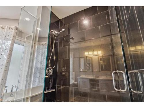 109 Ontario Avenue, Hamilton, ON - Indoor Photo Showing Bathroom