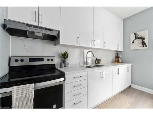 43 Fullerton Avenue, Hamilton, ON - Indoor Photo Showing Kitchen