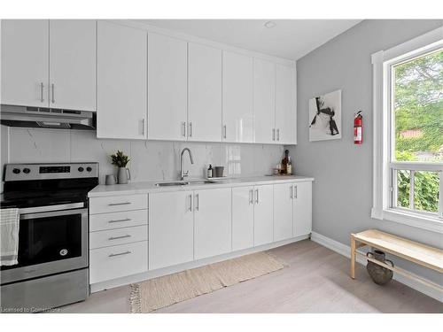 43 Fullerton Avenue, Hamilton, ON - Indoor Photo Showing Kitchen