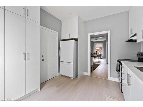 43 Fullerton Avenue, Hamilton, ON - Indoor Photo Showing Kitchen