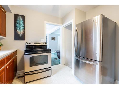 276 Bowman Street, Hamilton, ON - Indoor Photo Showing Kitchen