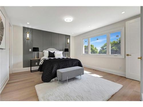 79 Trenholme Crescent, Hamilton, ON - Indoor Photo Showing Bedroom