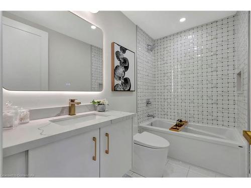 79 Trenholme Crescent, Hamilton, ON - Indoor Photo Showing Bathroom