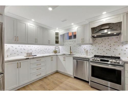 79 Trenholme Crescent, Hamilton, ON - Indoor Photo Showing Kitchen With Upgraded Kitchen