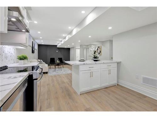 79 Trenholme Crescent, Hamilton, ON - Indoor Photo Showing Kitchen