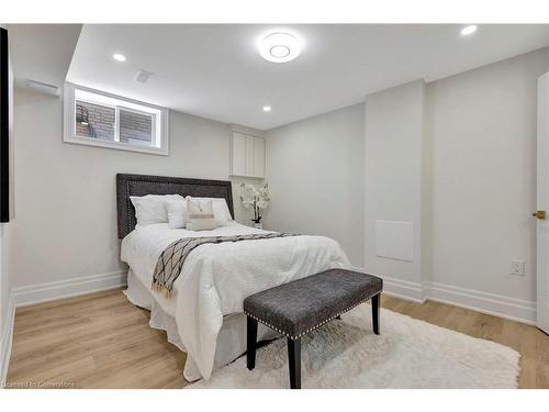 79 Trenholme Crescent, Hamilton, ON - Indoor Photo Showing Bedroom