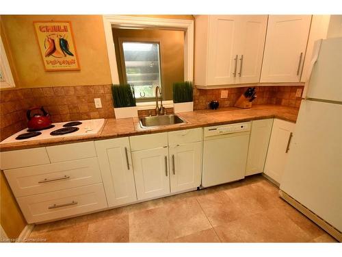 182 Old Ancaster Road, Dundas, ON - Indoor Photo Showing Kitchen