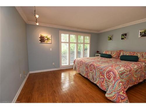 182 Old Ancaster Road, Dundas, ON - Indoor Photo Showing Bedroom