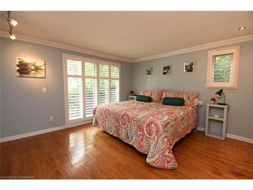 182 Old Ancaster Road, Dundas, ON - Indoor Photo Showing Bedroom