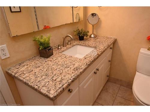 182 Old Ancaster Road, Dundas, ON - Indoor Photo Showing Bathroom