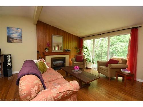 182 Old Ancaster Road, Dundas, ON - Indoor Photo Showing Living Room With Fireplace