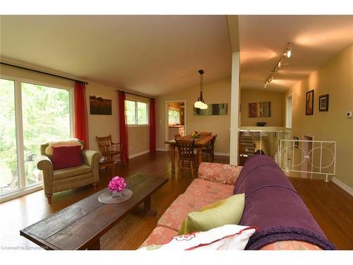 182 Old Ancaster Road, Dundas, ON - Indoor Photo Showing Living Room