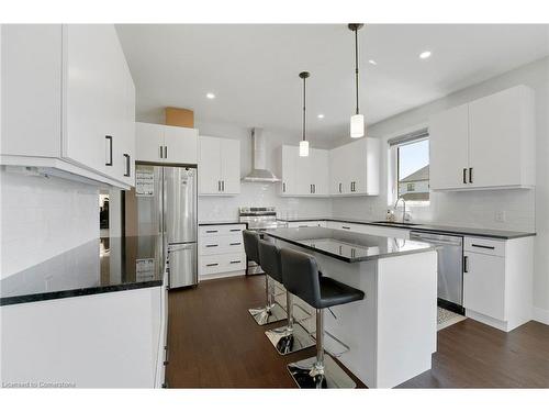 7266 Silver Creek Circle, London, ON - Indoor Photo Showing Kitchen With Upgraded Kitchen