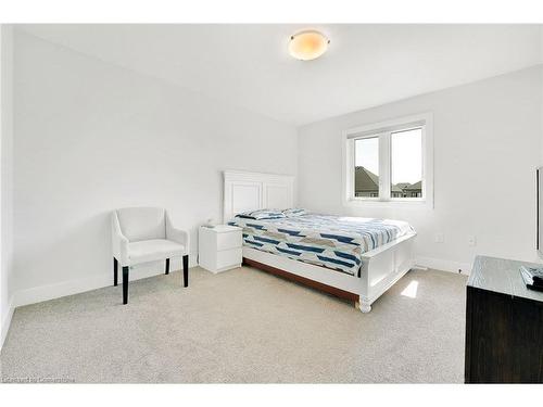 7266 Silver Creek Circle, London, ON - Indoor Photo Showing Bedroom