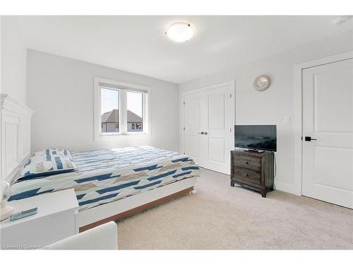 7266 Silver Creek Circle, London, ON - Indoor Photo Showing Bedroom