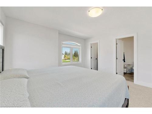 7266 Silver Creek Circle, London, ON - Indoor Photo Showing Bedroom