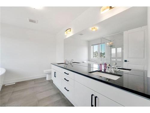 7266 Silver Creek Circle, London, ON - Indoor Photo Showing Bathroom