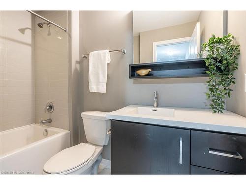 126-1890 Rymal Road E, Stoney Creek, ON - Indoor Photo Showing Bathroom