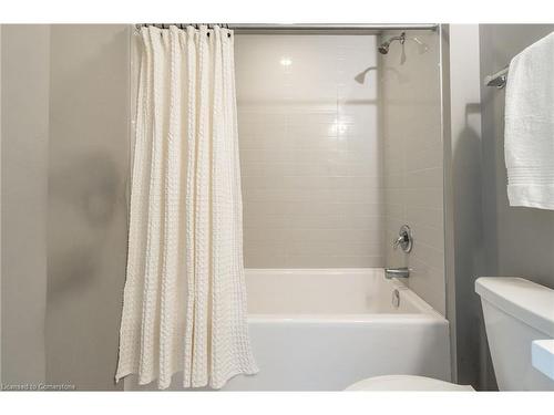 126-1890 Rymal Road E, Stoney Creek, ON - Indoor Photo Showing Bathroom