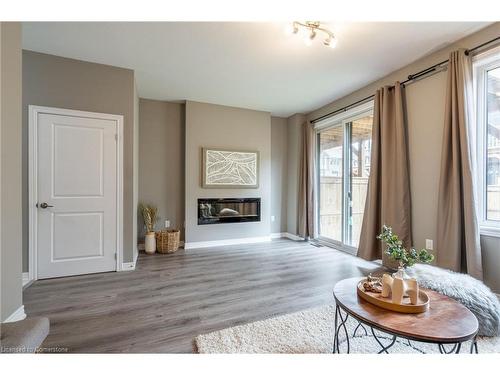 126-1890 Rymal Road E, Stoney Creek, ON - Indoor Photo Showing Living Room