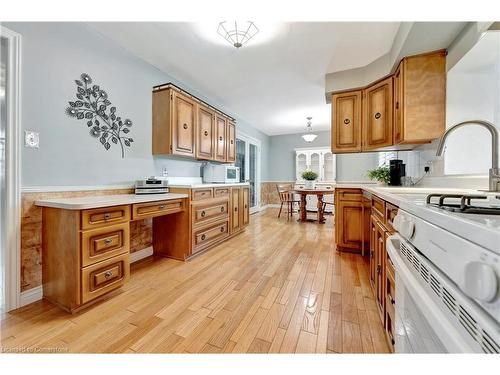 32 Old Orchard Drive, Hamilton, ON - Indoor Photo Showing Kitchen