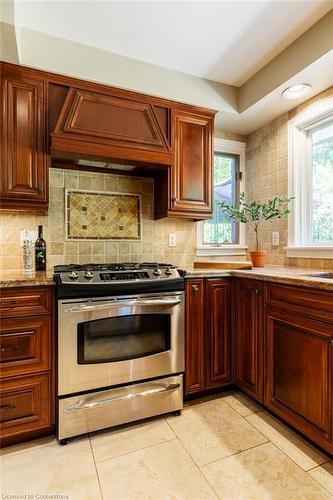 1 Kusins Court, Dundas, ON - Indoor Photo Showing Kitchen