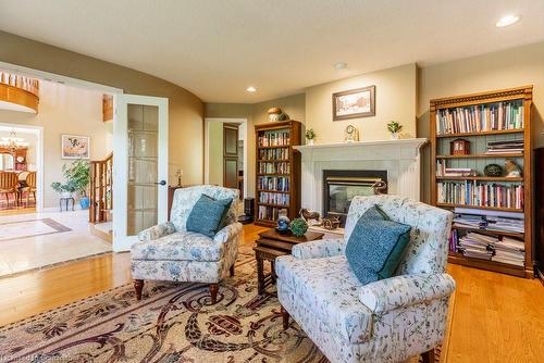 1 Kusins Court, Dundas, ON - Indoor Photo Showing Living Room With Fireplace