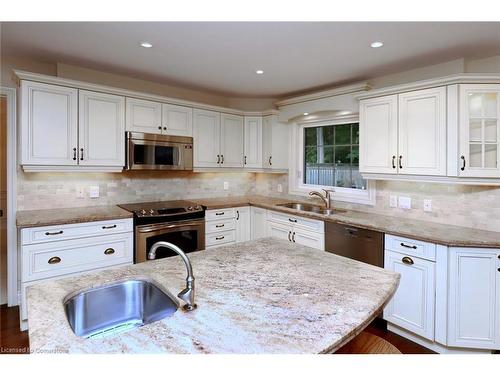 1928 Four Seasons Drive, Burlington, ON - Indoor Photo Showing Kitchen With Double Sink