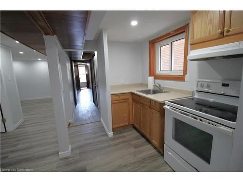 19 Delena Avenue N, Hamilton, ON - Indoor Photo Showing Kitchen