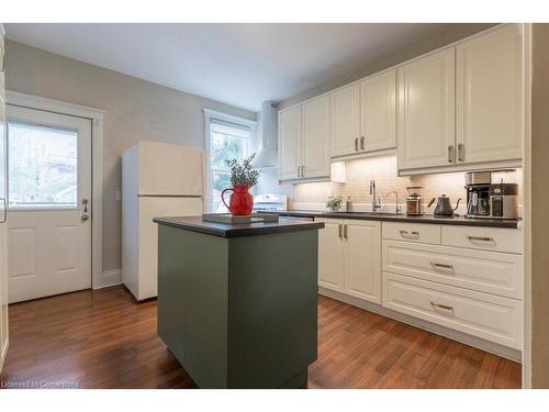 40 Gladstone Avenue, Hamilton, ON - Indoor Photo Showing Kitchen